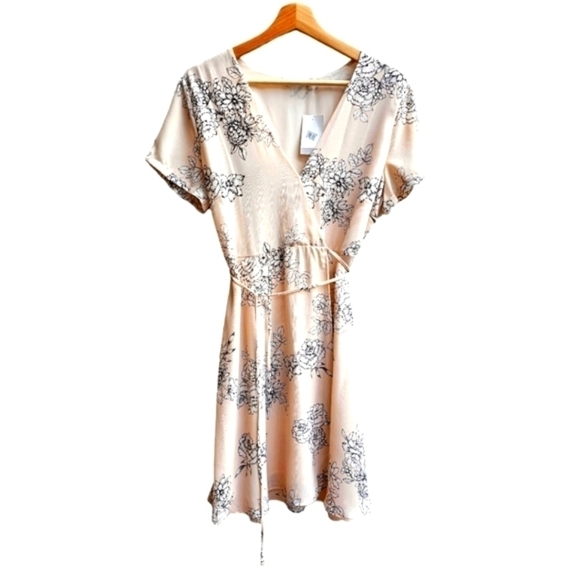 NWT Lush Blush Pink Floral Print Wrap Dress from Nordstrom's, Size Large - Picture 2 of 13